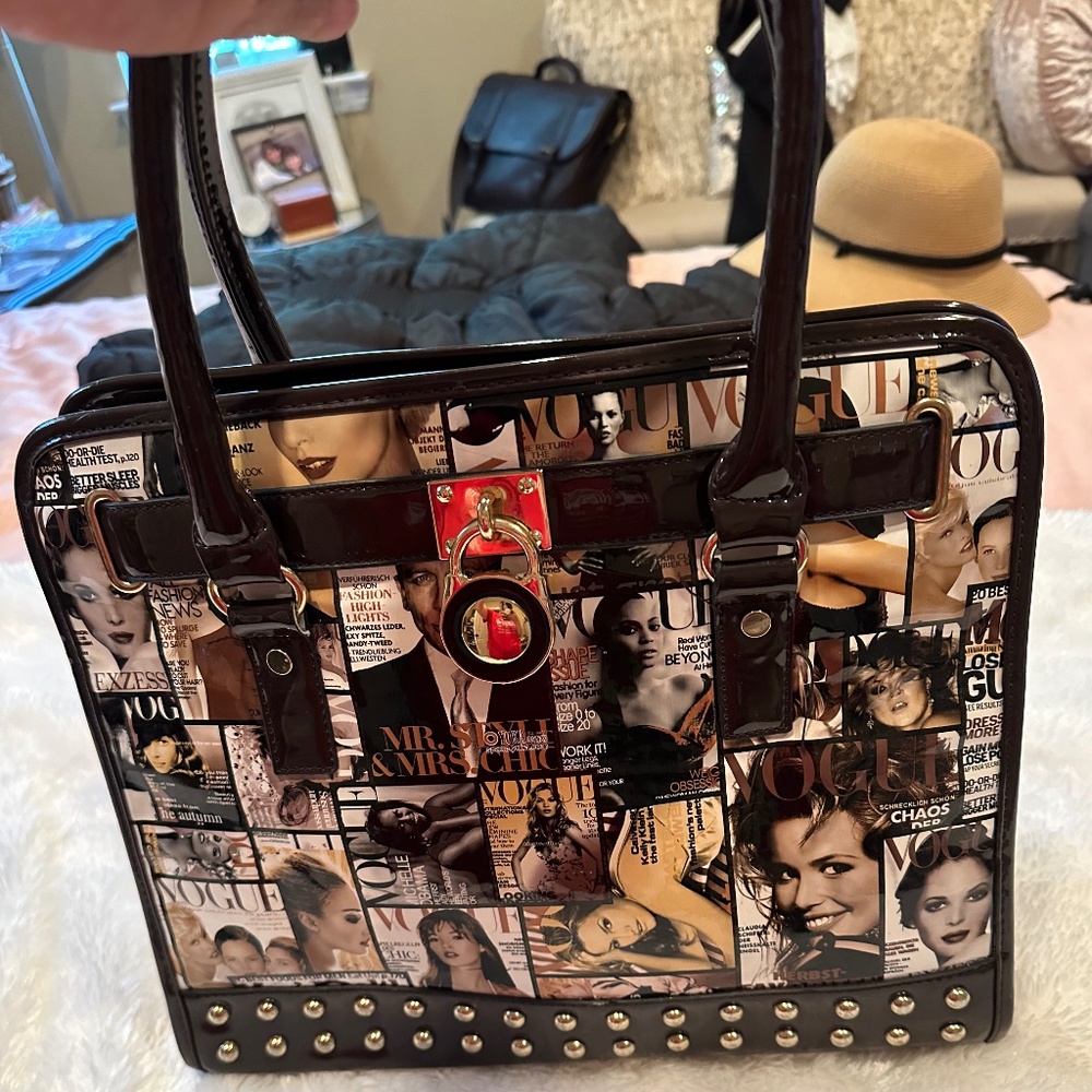 Magazine purse